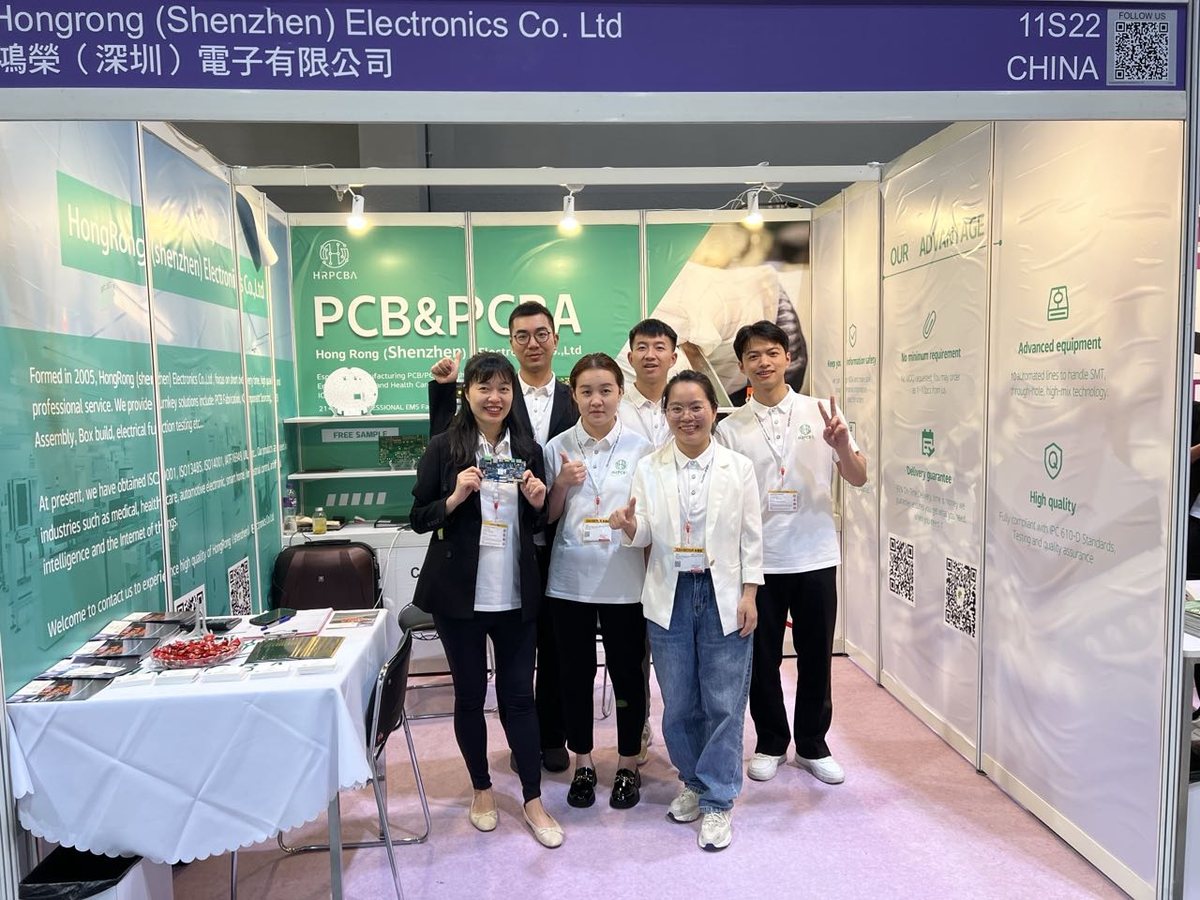 Hongrong staff in front of booth 11S22 at Global Sources Hong Kong